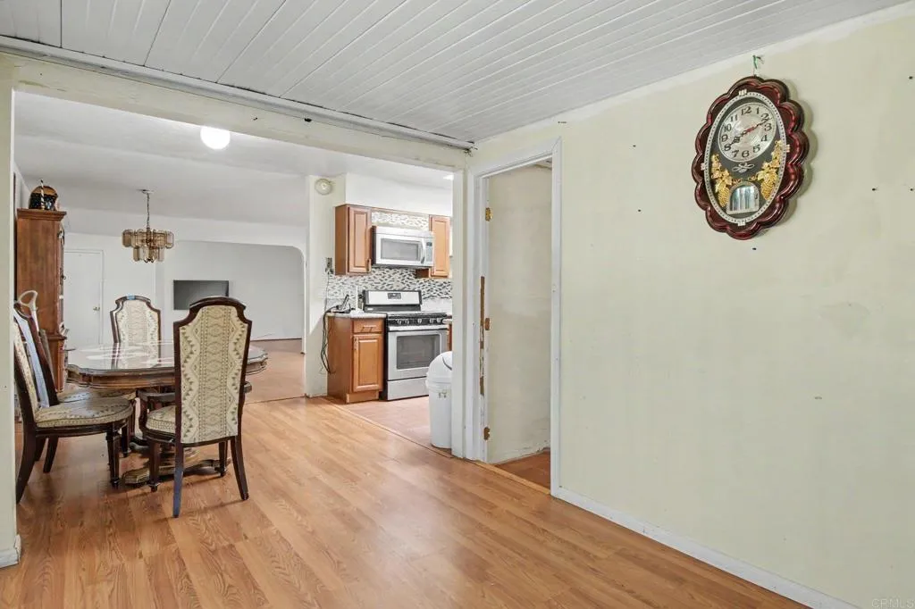 https://cdn.realtyfeed.com/cdn/127/306779475/85d2a1b733c61fe9fc05e9b041b0f7ee.webp