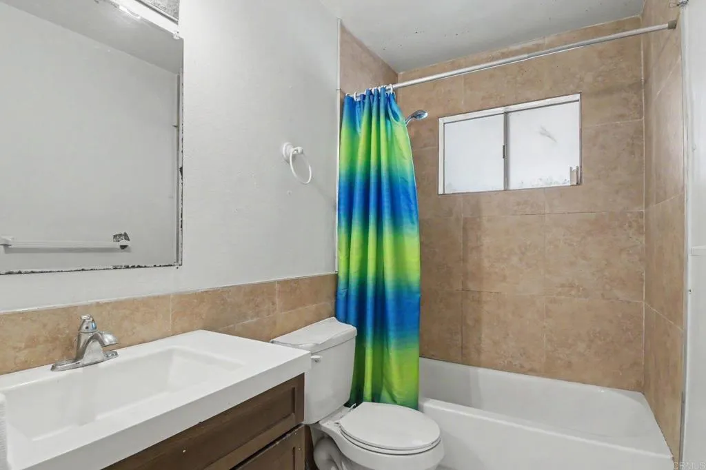 https://cdn.realtyfeed.com/cdn/127/306779475/8f6d7946f770bb26908a0ec29ab51896.webp