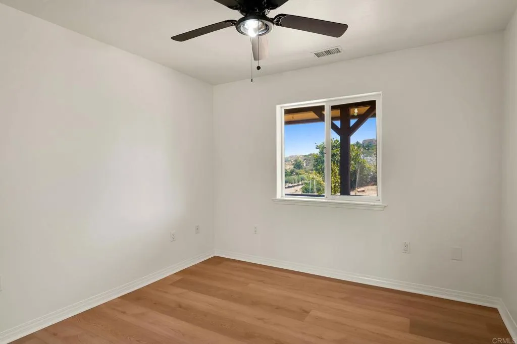 https://cdn.realtyfeed.com/cdn/127/306779491/011ef9ad4f30f5d8cb78e317ecfa950f.webp