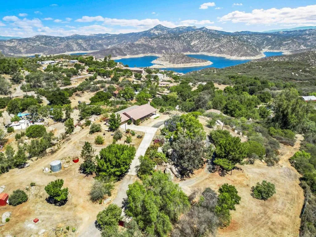 https://cdn.realtyfeed.com/cdn/127/306779491/0d0c177e563aa201a92cacd5570886ad.webp