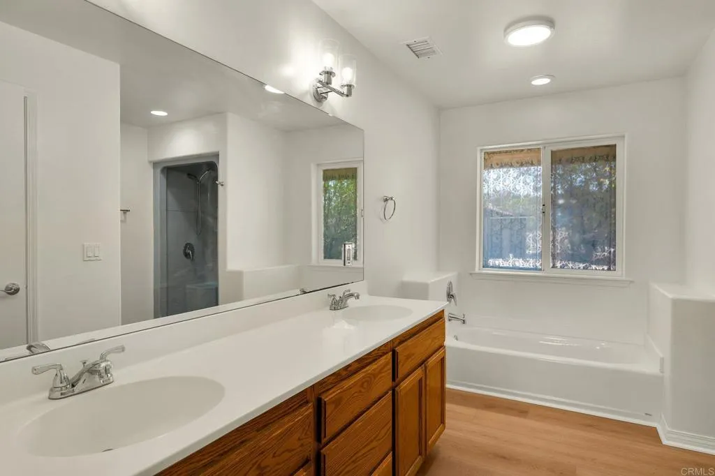 https://cdn.realtyfeed.com/cdn/127/306779491/5a495b49430d43368c5085abc028e906.webp