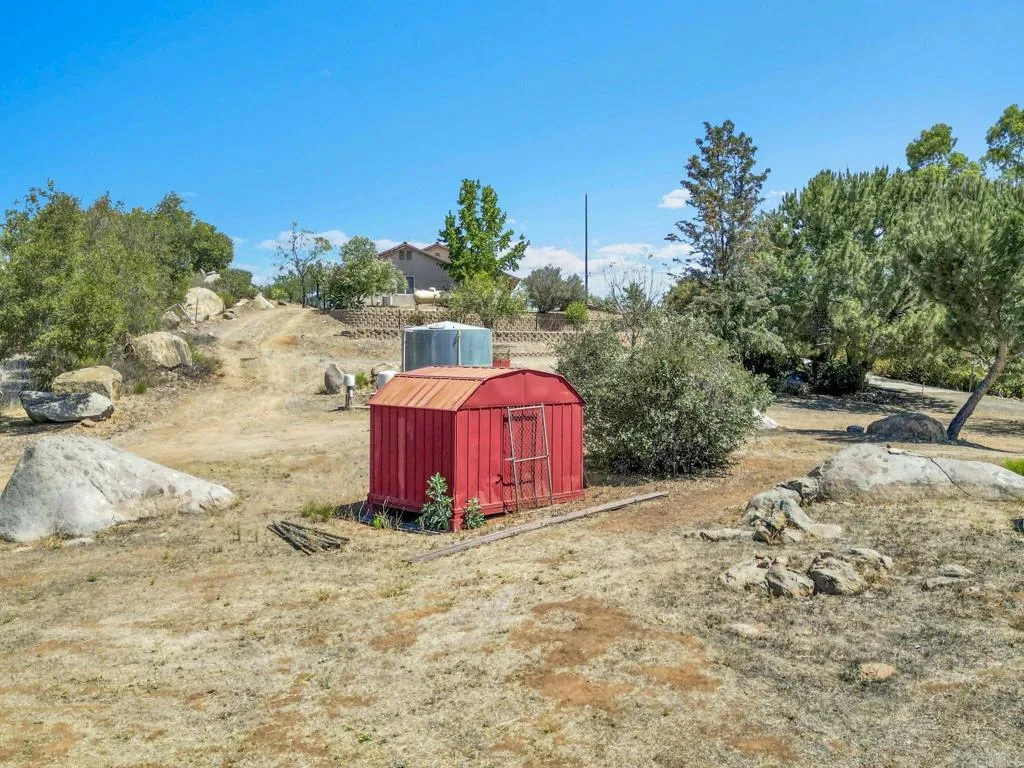 https://cdn.realtyfeed.com/cdn/127/306779491/7fd77095656546d96f5a69c1ee1fcdcf.webp