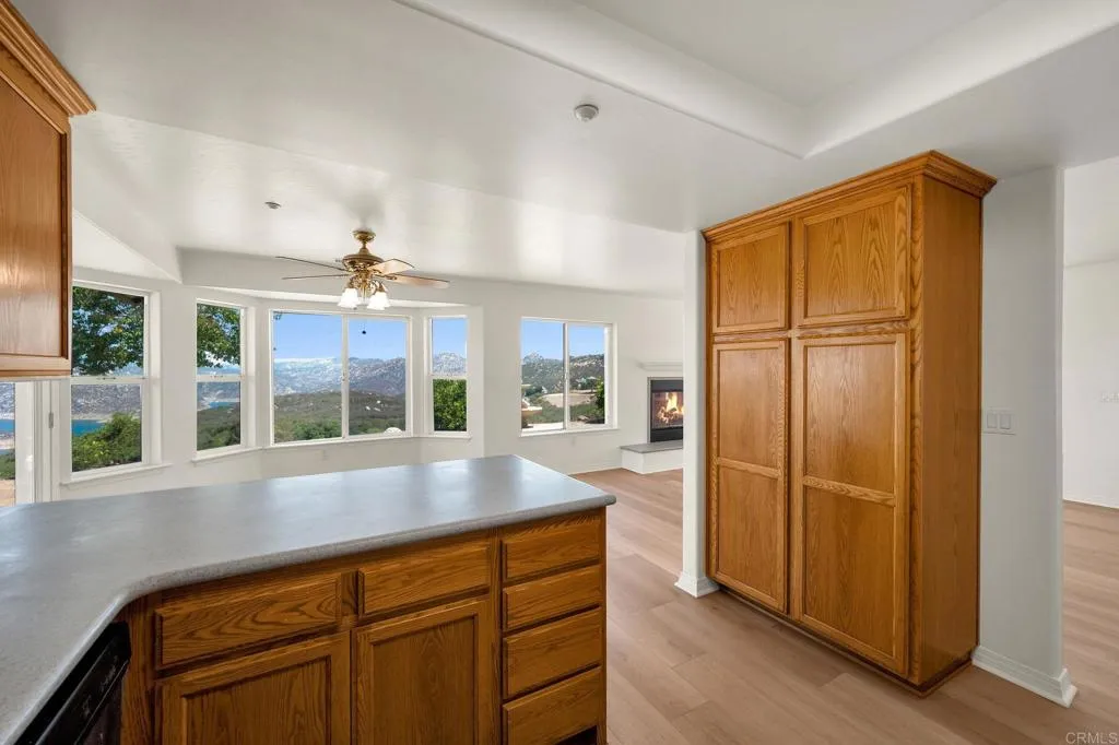 https://cdn.realtyfeed.com/cdn/127/306779491/8148b67858844d82a01b20c4800431a3.webp