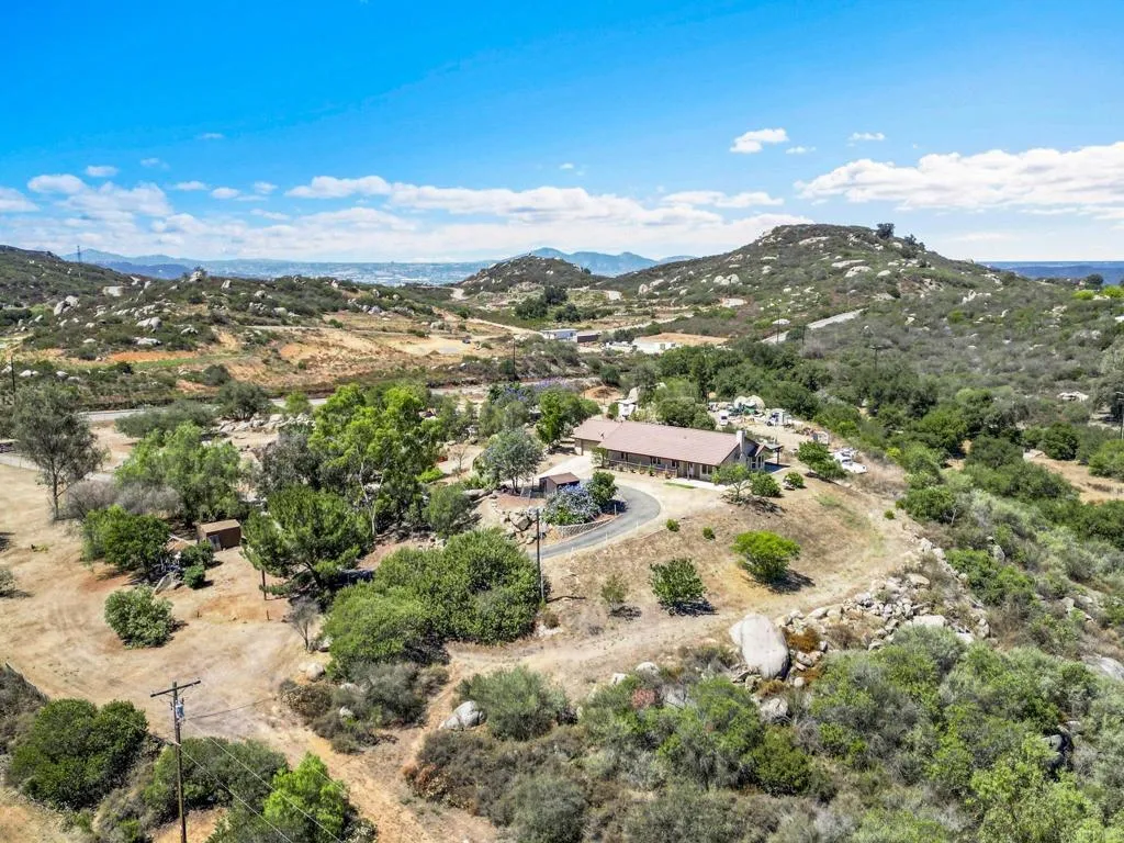 https://cdn.realtyfeed.com/cdn/127/306779491/84cf05bde060964f9847ba7be8e84f79.webp