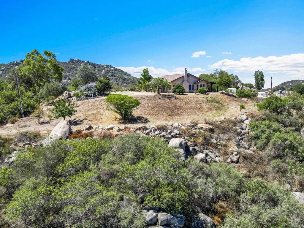 https://cdn.realtyfeed.com/cdn/127/306779491/8b67303f7f3a90e5cac1e3e2b8955d0a.webp