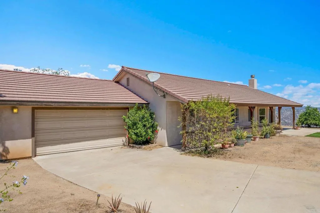 https://cdn.realtyfeed.com/cdn/127/306779491/ab0fb09cb763f64d7d487bfa2bf275c5.webp