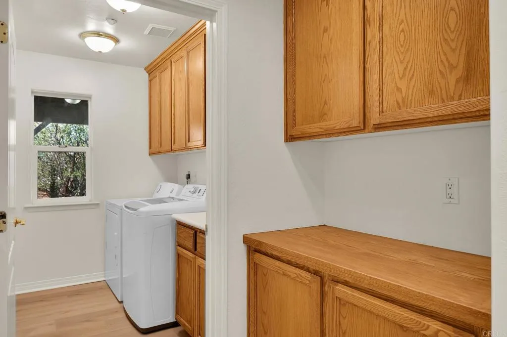 https://cdn.realtyfeed.com/cdn/127/306779491/cd9eeeff087ad847fdb3242e6e4c015b.webp