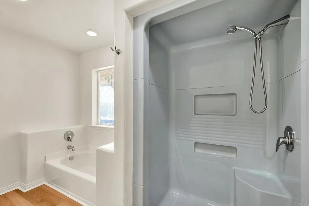 https://cdn.realtyfeed.com/cdn/127/306779491/ec75f94af5ee33ab3fe133277bfea4c8.webp
