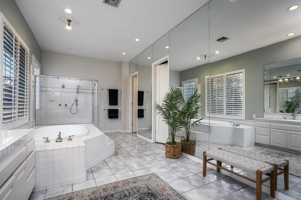 https://cdn.realtyfeed.com/cdn/127/306779524/182f8995c1542af7c50d77d1d6023113.webp