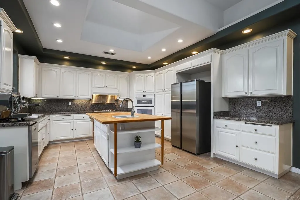 https://cdn.realtyfeed.com/cdn/127/306779524/36fcabdb60ab1412c948d3add91f3995.webp