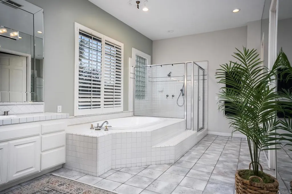 https://cdn.realtyfeed.com/cdn/127/306779524/6e4265b66fd8f674418c7cc1c1544de1.webp