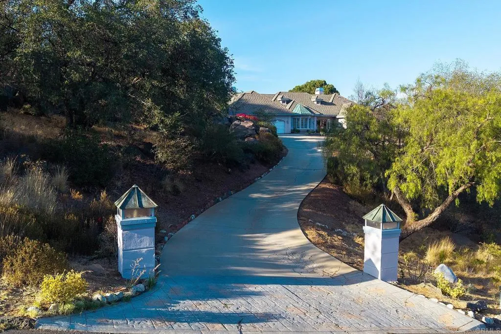 https://cdn.realtyfeed.com/cdn/127/306779524/72bd8365f6fb5301305f7f759180679c.webp