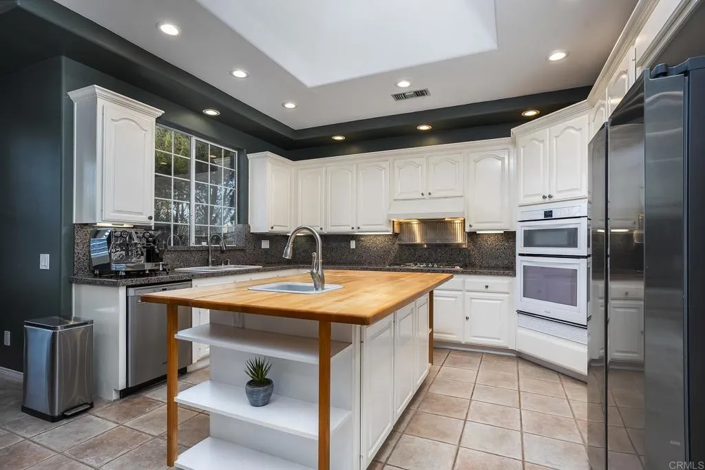 https://cdn.realtyfeed.com/cdn/127/306779524/c343aa8058dbc74431b2d73e69d1a03a.webp