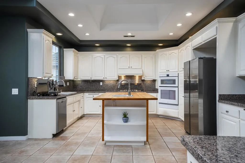 https://cdn.realtyfeed.com/cdn/127/306779524/c78eef382d2d15541acbf969846b3b1d.webp