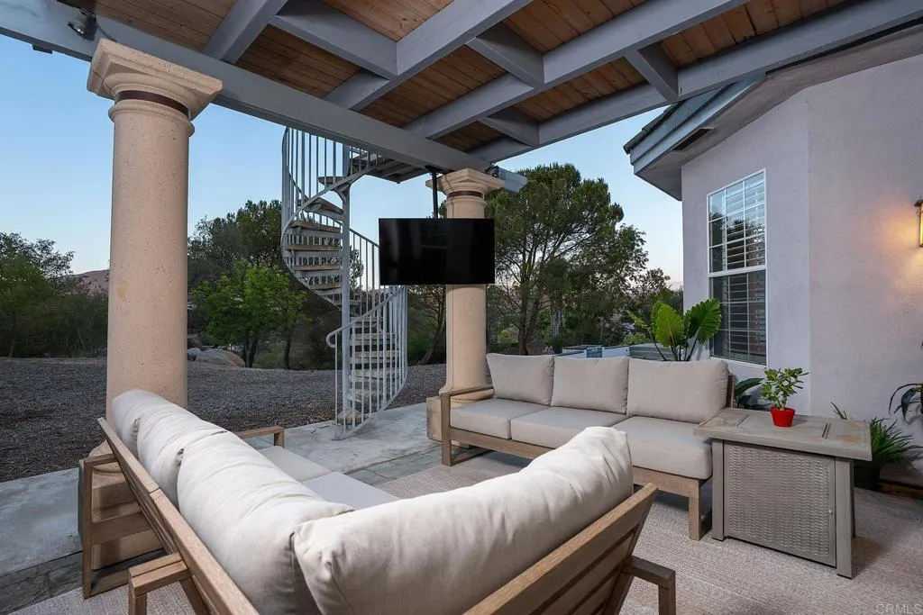 https://cdn.realtyfeed.com/cdn/127/306779524/db02eb16ccd28aaa9081388489d651f4.webp