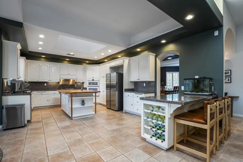 https://cdn.realtyfeed.com/cdn/127/306779524/dea5f49b1ae5d7a71a5e8f515ef48695.webp