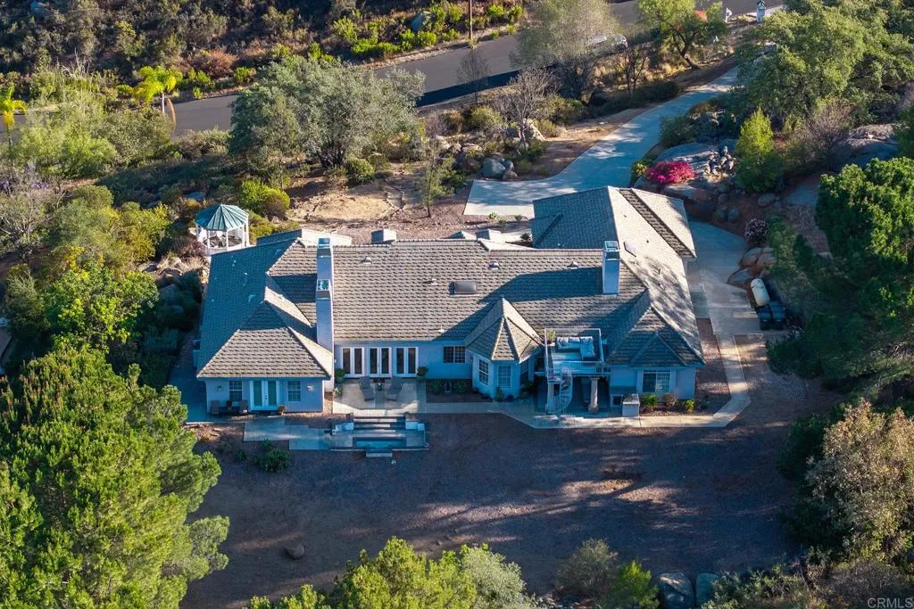 https://cdn.realtyfeed.com/cdn/127/306779524/e33421d1382cebfb44de8ef0a75dfe0e.webp