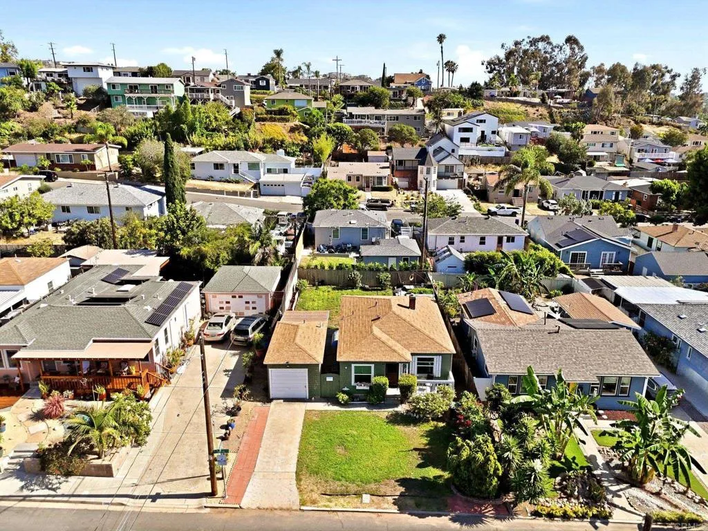 https://cdn.realtyfeed.com/cdn/127/306779531/ae1ebc3f9c137ff32d2c6489e7653c09.webp