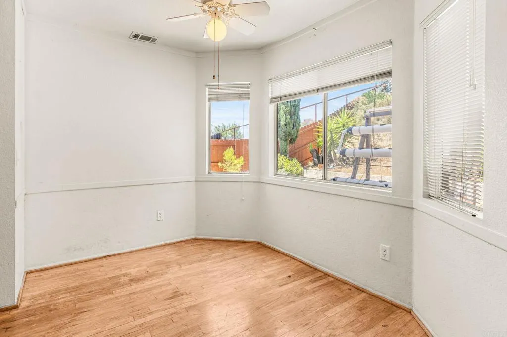 https://cdn.realtyfeed.com/cdn/127/306779576/b2a7b65f3a8d24a93e3d388d5cb9e92b.webp