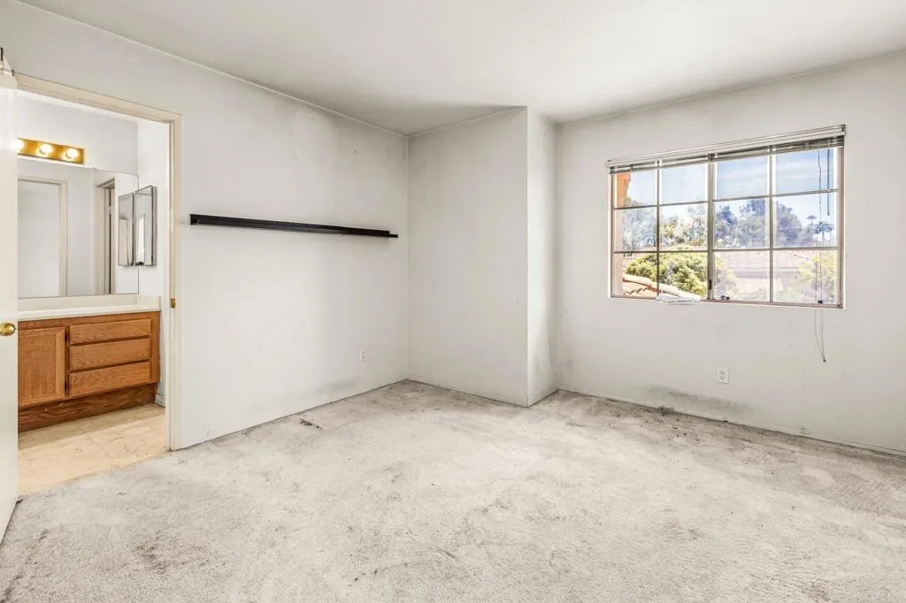 https://cdn.realtyfeed.com/cdn/127/306779576/c18851e0cde871ff0d12f60ef077173c.webp
