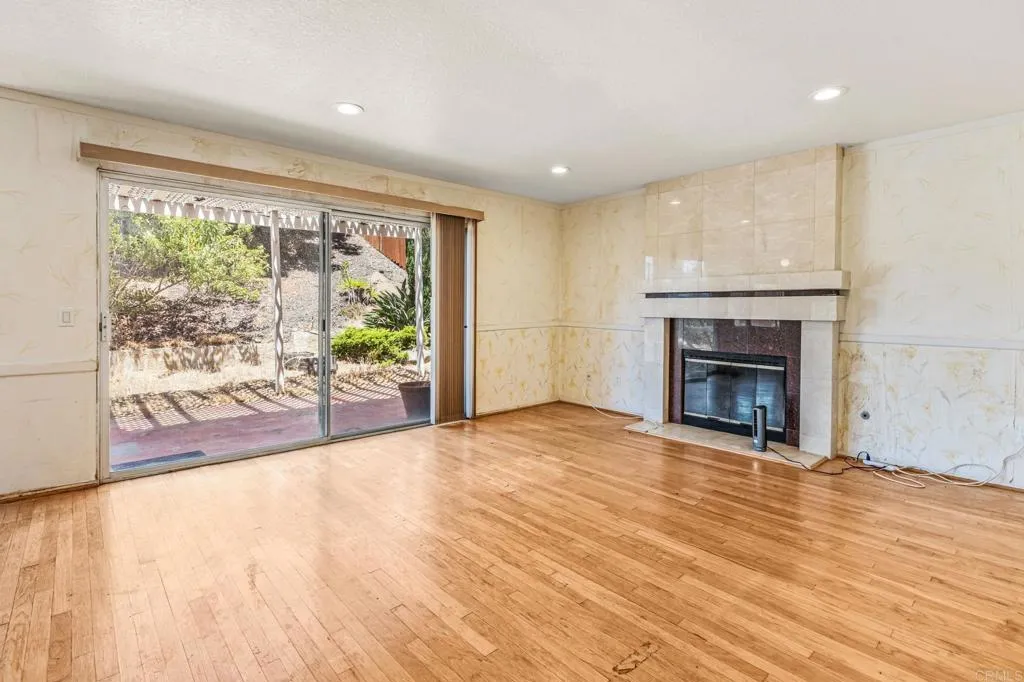 https://cdn.realtyfeed.com/cdn/127/306779576/f493ce0d5c5ef7991afa2f80a7f91e4c.webp
