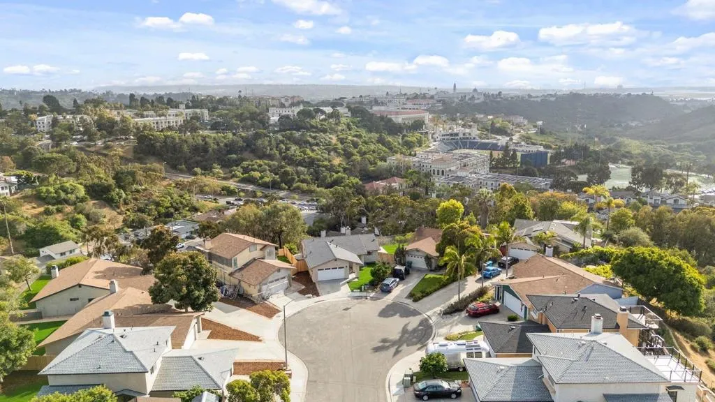 https://cdn.realtyfeed.com/cdn/127/306779628/16f1202d33dee430617816cf3d890167.webp