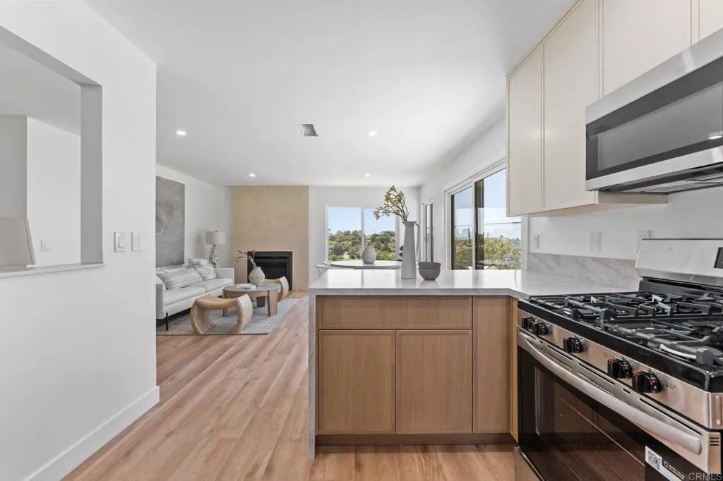 https://cdn.realtyfeed.com/cdn/127/306779628/6d393ba42b2e83e4944aea7e38645284.webp