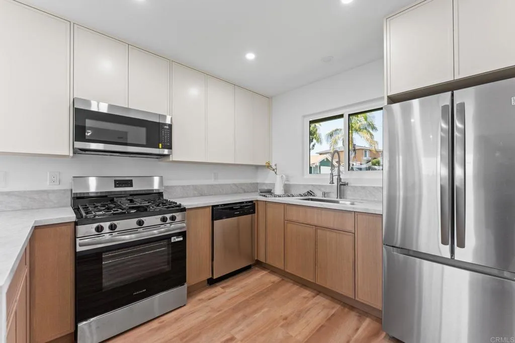 https://cdn.realtyfeed.com/cdn/127/306779628/976e69c57467c148386a324f27ae6429.webp