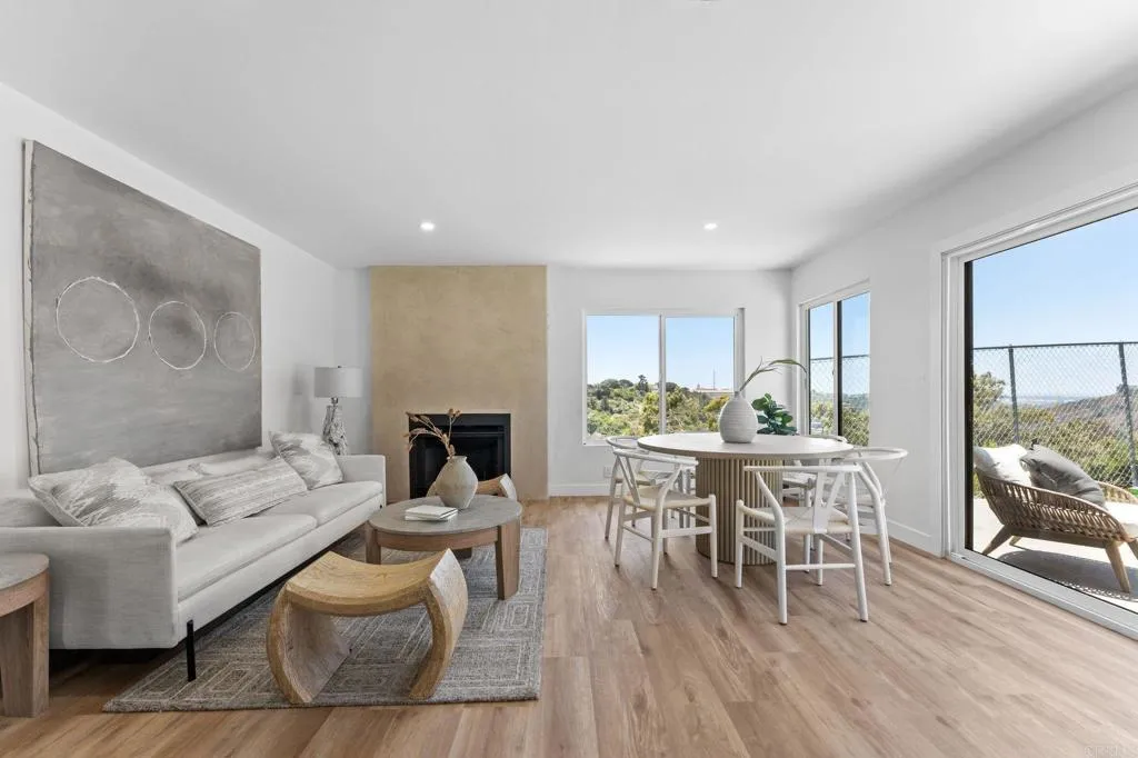 https://cdn.realtyfeed.com/cdn/127/306779628/f1f3d4b4b1bb5cdffa5e13902f2df944.webp