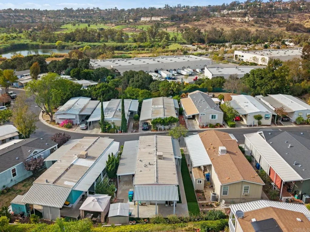 https://cdn.realtyfeed.com/cdn/127/306779693/1f98fd977f1a7e57f7558f0fb697876b.webp