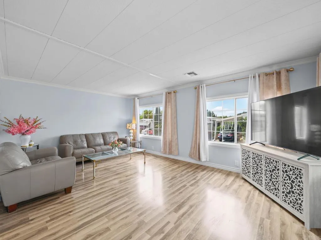 https://cdn.realtyfeed.com/cdn/127/306779693/341436aa34878114c20951723620464e.webp