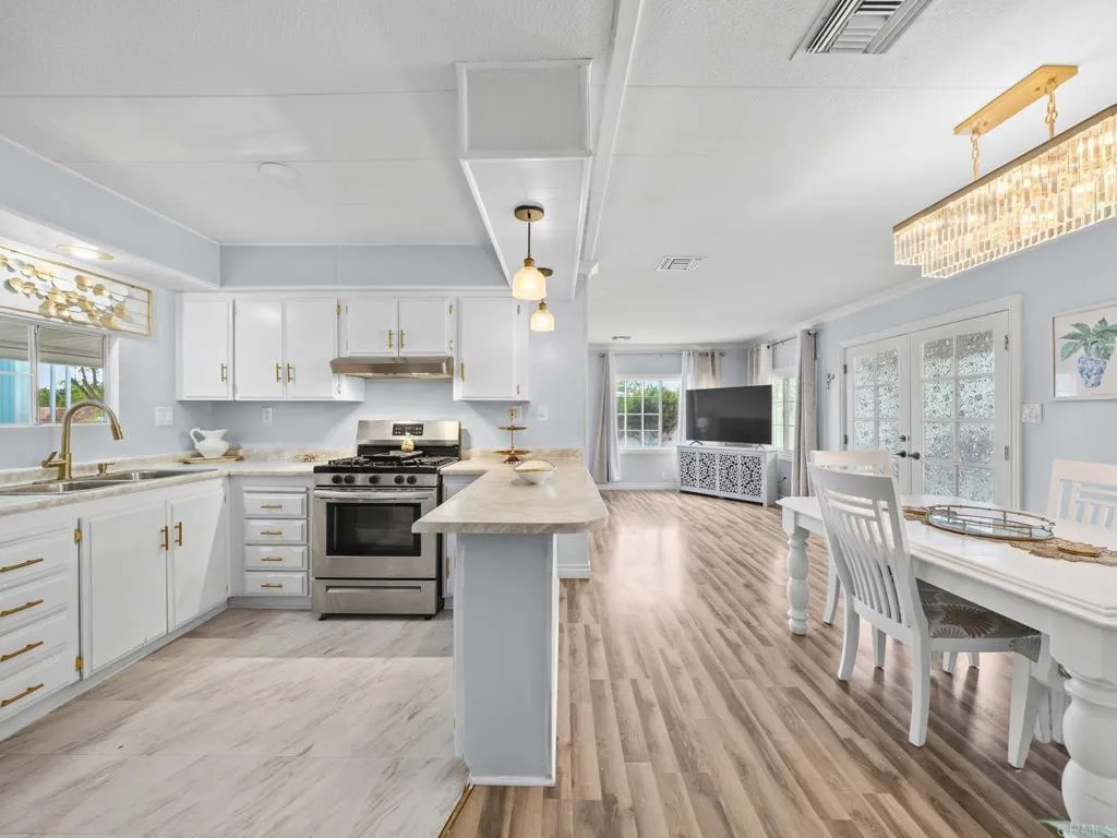 https://cdn.realtyfeed.com/cdn/127/306779693/7478abaf56dc8e9ed6f02027383f0fec.webp