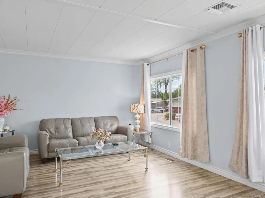 https://cdn.realtyfeed.com/cdn/127/306779693/a6fbd18ffe0621284323dc94c0ff2144.webp