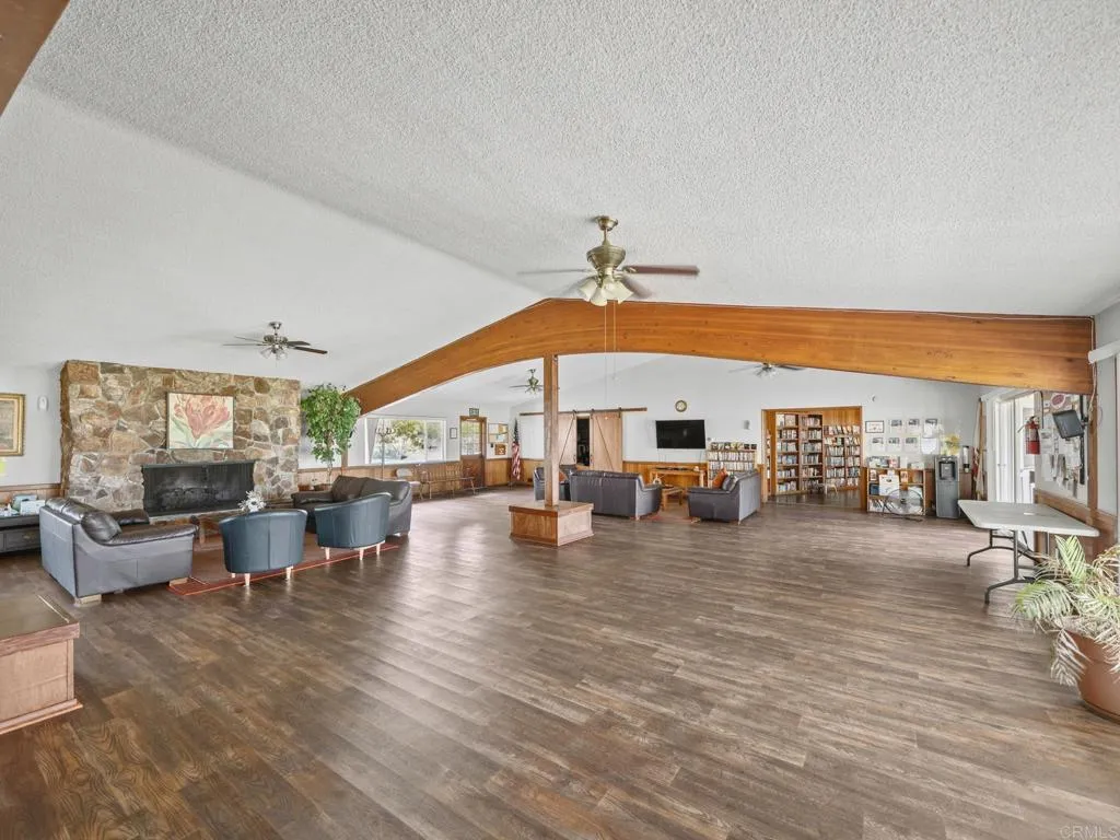 https://cdn.realtyfeed.com/cdn/127/306779693/acc92f2cd8f739871f3f86b4d0ccccc6.webp