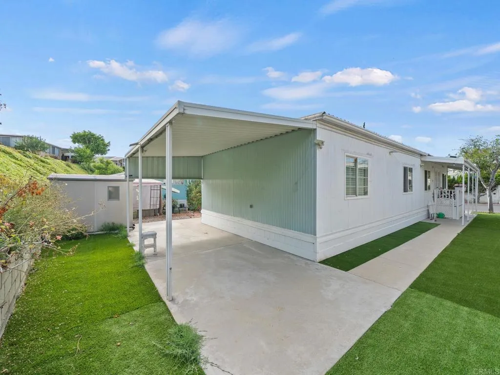 https://cdn.realtyfeed.com/cdn/127/306779693/c1b409ec055854d7cb1ce6d5aff5b165.webp