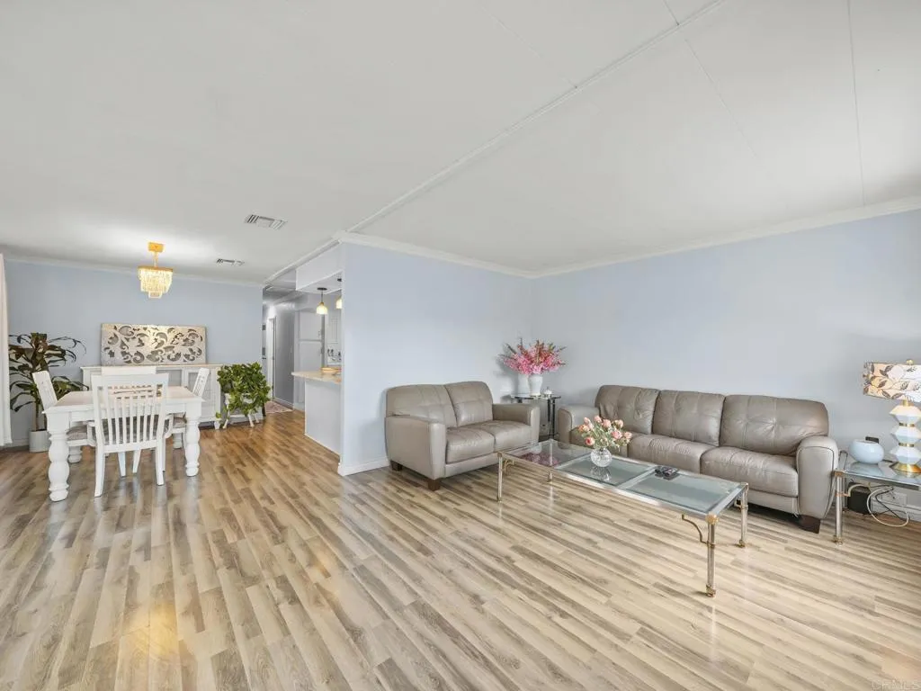 https://cdn.realtyfeed.com/cdn/127/306779693/c651f13732ac2c14f6476fdaa256cb4c.webp