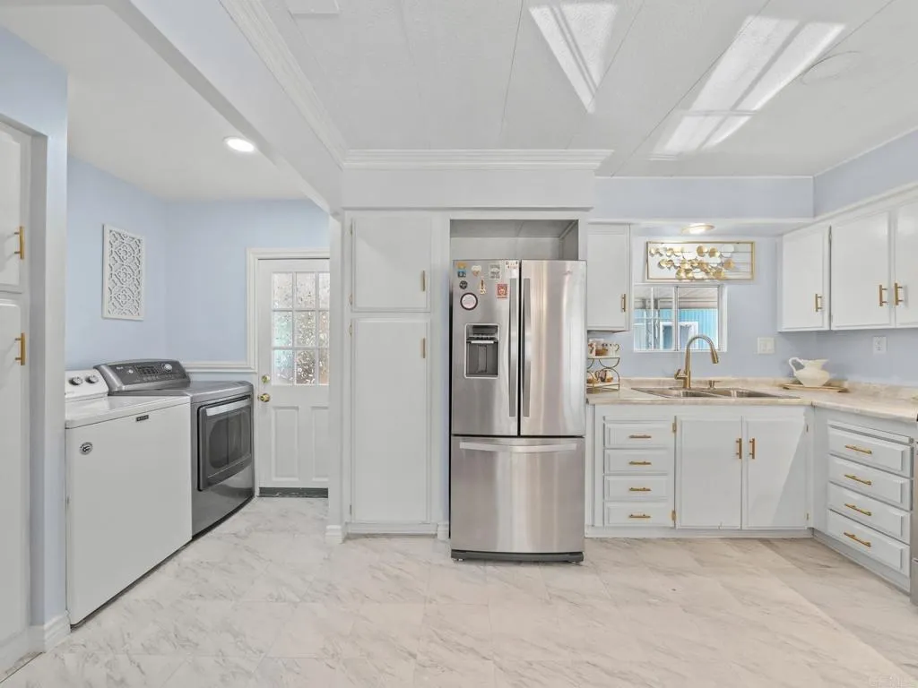 https://cdn.realtyfeed.com/cdn/127/306779693/e792b8c4e62855364dd685c077ff3f3f.webp