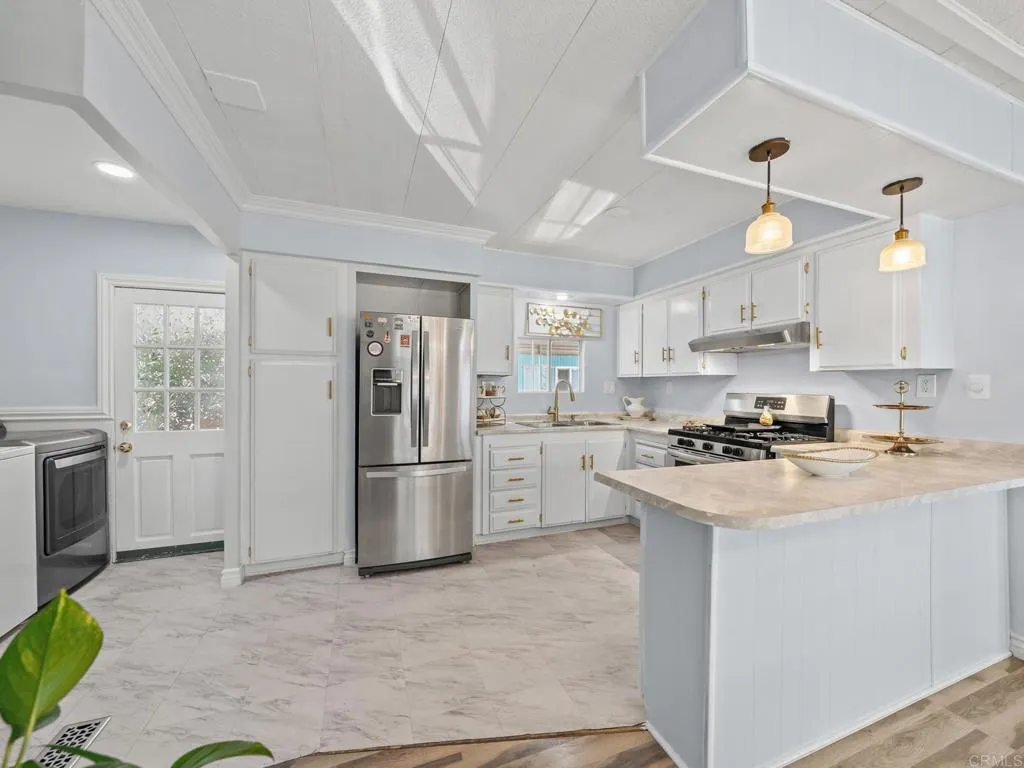 https://cdn.realtyfeed.com/cdn/127/306779693/ee30ba02e4c58b323fc8ed8d40495a02.webp