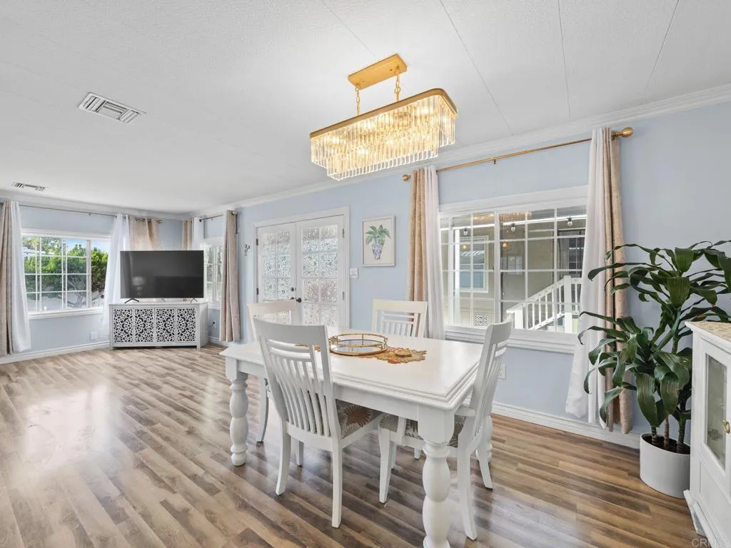 https://cdn.realtyfeed.com/cdn/127/306779693/f11d094d5089f90d71e36df5ecee7826.webp