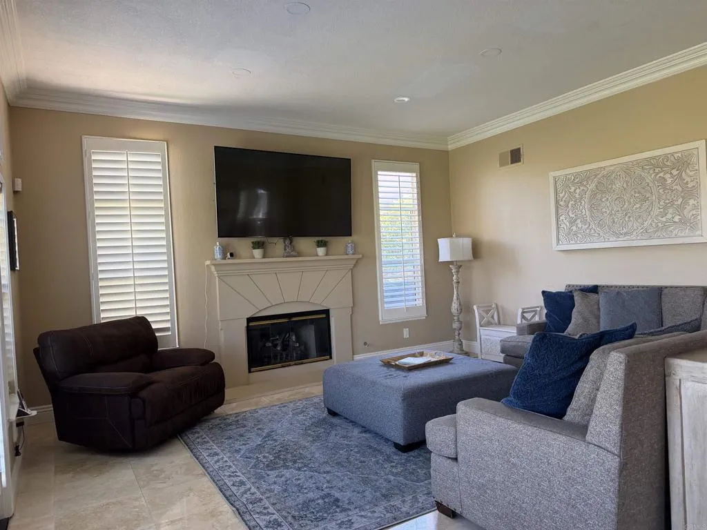 https://cdn.realtyfeed.com/cdn/127/306779704/f847365ee44545be0c6e14e139cc3a84.webp