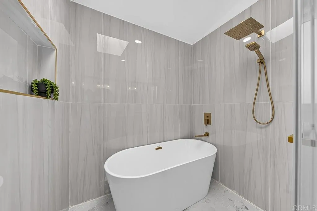 https://cdn.realtyfeed.com/cdn/127/306779761/315ed2b5983e08b2b7a425fcc0a3b9ac.webp