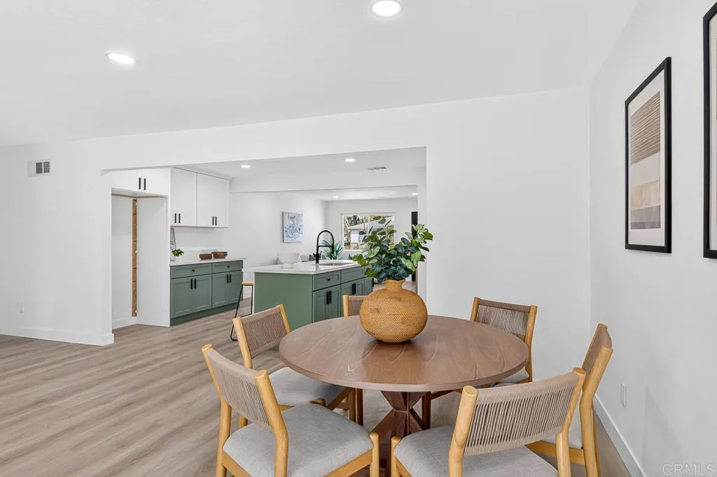 https://cdn.realtyfeed.com/cdn/127/306779761/4a7b974fa3b9fdf259b2b3c9d3ebb818.webp