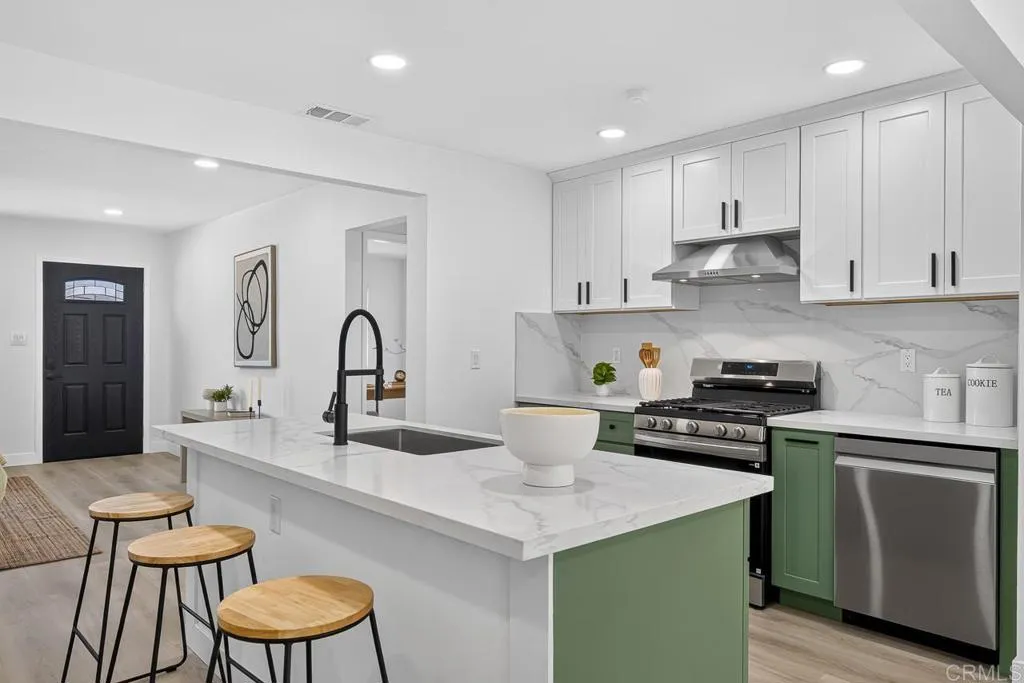 https://cdn.realtyfeed.com/cdn/127/306779761/93218dac45fe632a04684639d5001f0d.webp