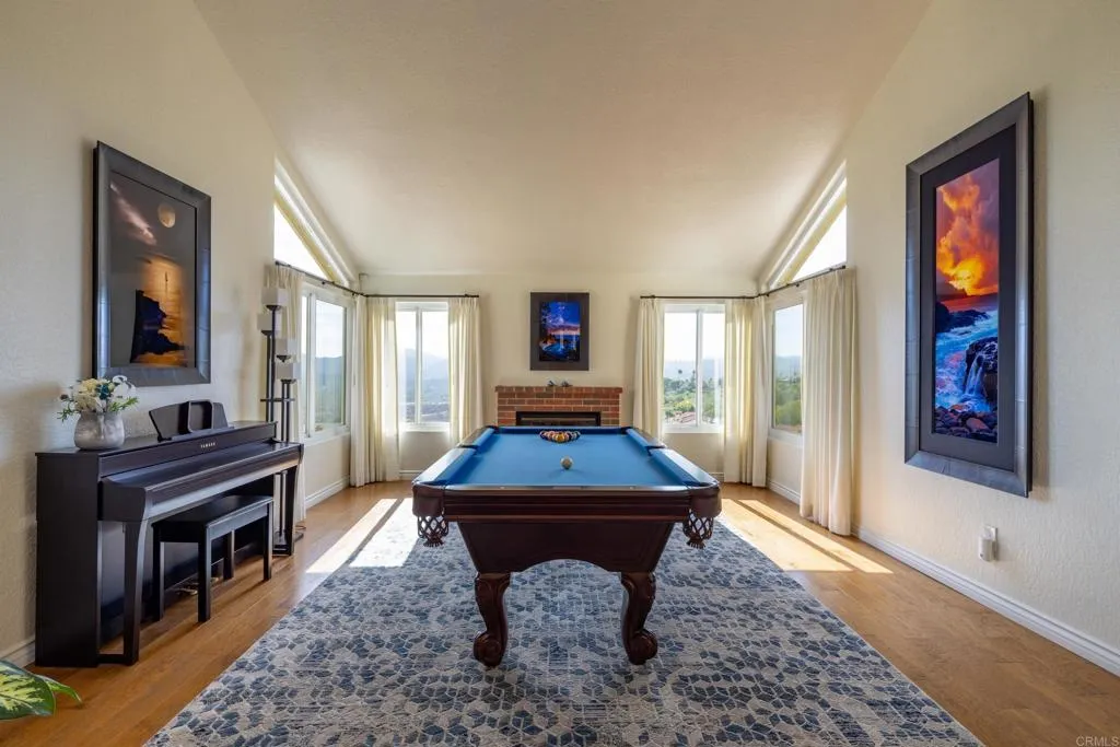 https://cdn.realtyfeed.com/cdn/127/306779817/0c8bb8b5369e9dec65da95764775ffc1.webp