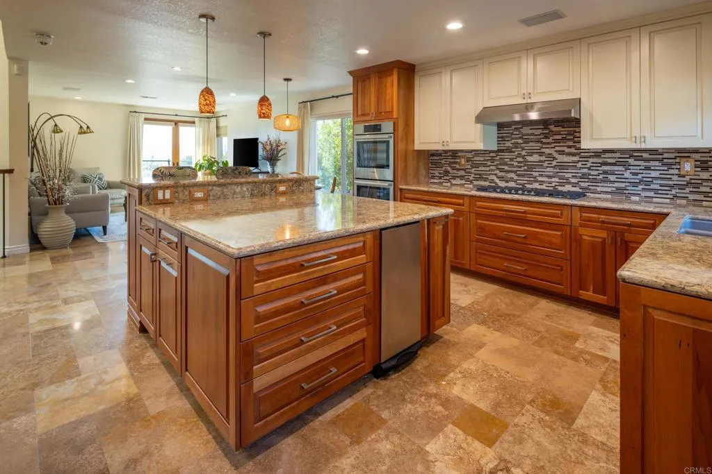 https://cdn.realtyfeed.com/cdn/127/306779817/31762e4a206c40ec526a2fe5092c61d5.webp