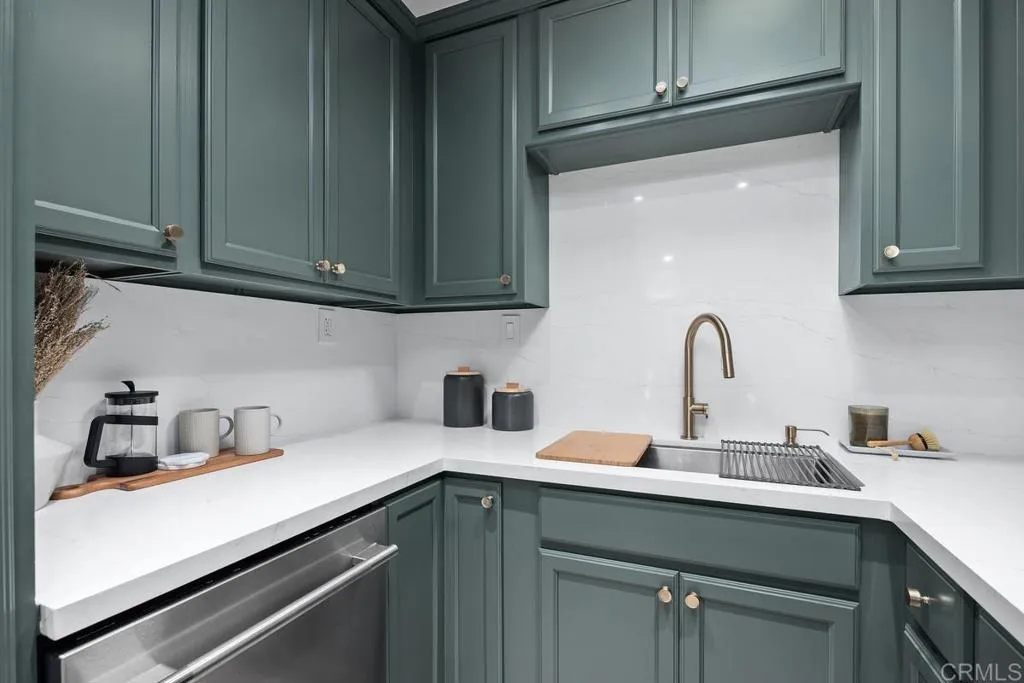 https://cdn.realtyfeed.com/cdn/127/306779825/cdc7e7107e8bde48ec25a7535be898a6.webp