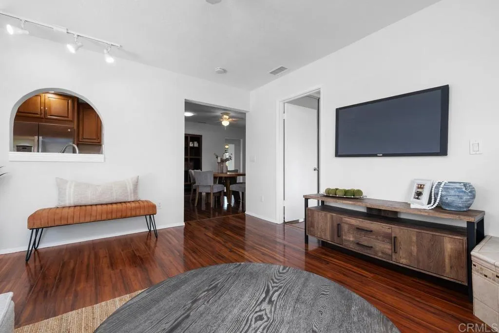 https://cdn.realtyfeed.com/cdn/127/306779839/185b3c21458647d4b5ef6b63445056b1.webp