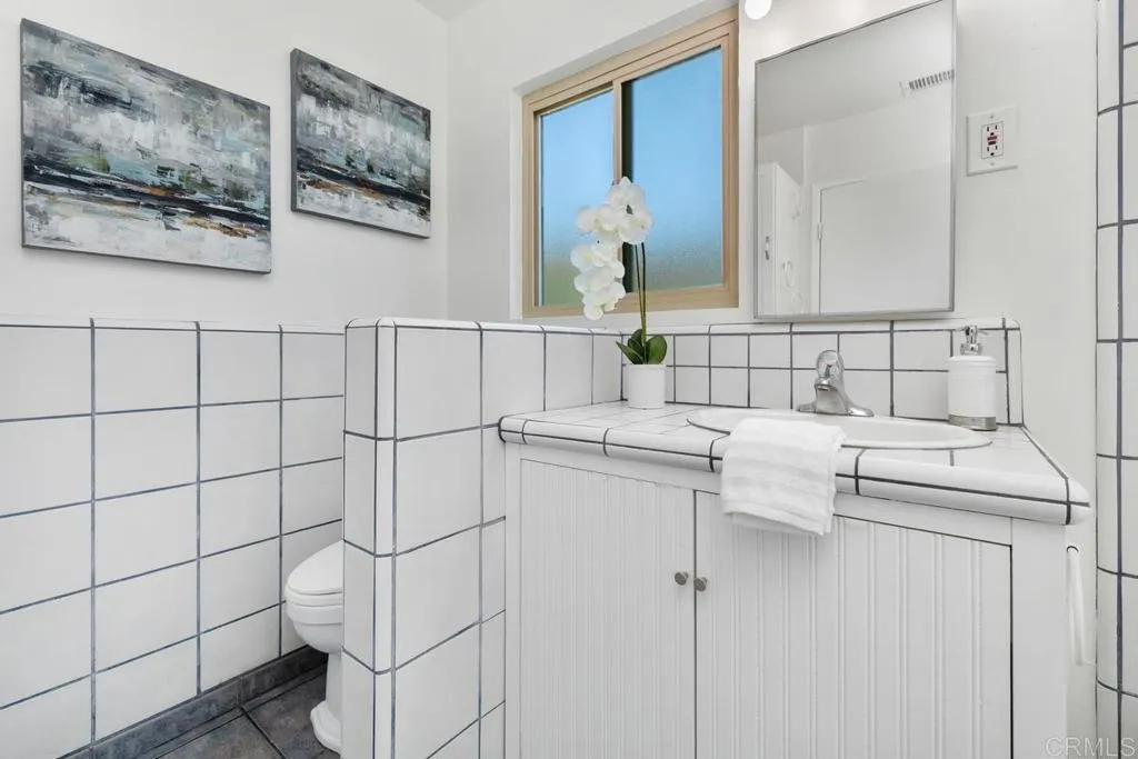 https://cdn.realtyfeed.com/cdn/127/306779839/56a75d8da61f4447d0c6a544679033ac.webp