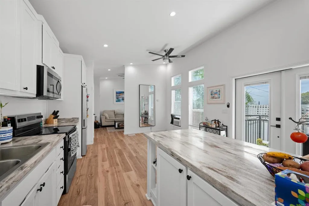 https://cdn.realtyfeed.com/cdn/127/306779883/8fad45a96350776a81965745498810d2.webp