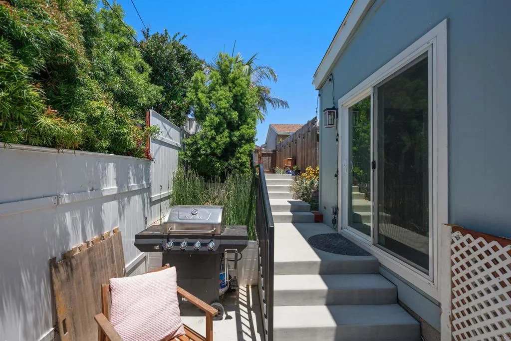 https://cdn.realtyfeed.com/cdn/127/306779883/a0c4d353c157179f9d4b82c4729a386f.webp